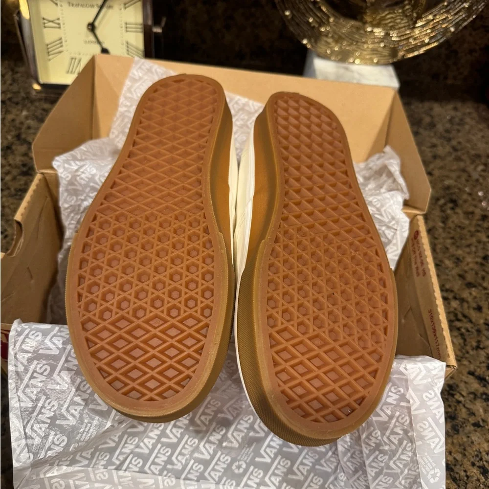 Unisex Vans Marshmallow /Gum - Picture 4 of 5